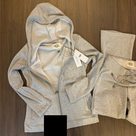 SOLD - UGG Pajama set - Picture 3 of 8